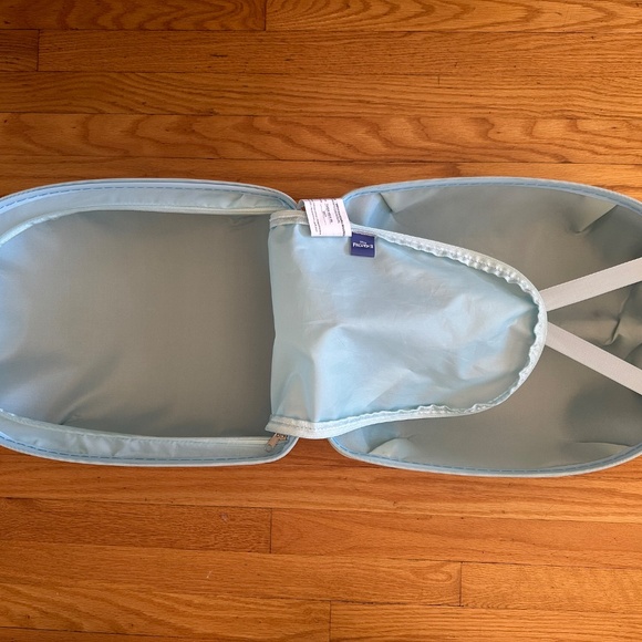 Heys Frozen 2 girls luggage - Picture 5 of 5
